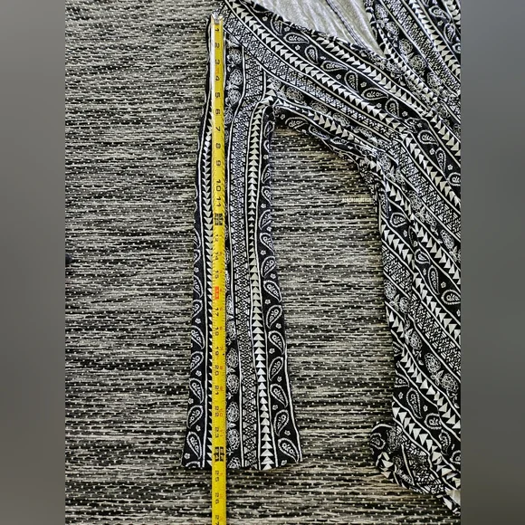 Express Brand / Black & White Dress - Picture 7 of 8